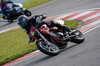 donington-no-limits-trackday;donington-park-photographs;donington-trackday-photographs;no-limits-trackdays;peter-wileman-photography;trackday-digital-images;trackday-photos
